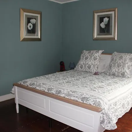 Le Coin Ecossais Bed & Breakfast *